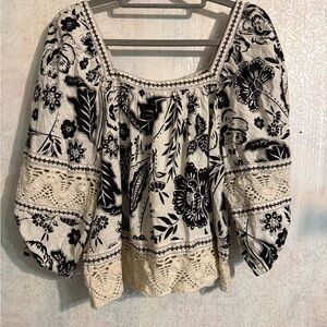 Christian Siriano bohemian blouse black & white floral with cream crochet lace S
